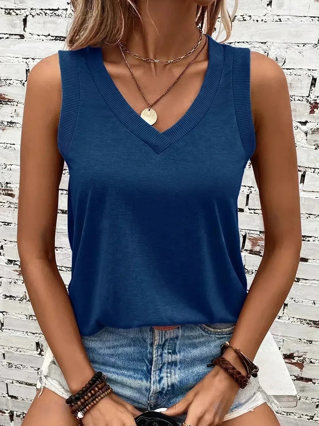 Assila V-Neck Top